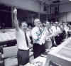 Gene_Kranz_Apollo_13_Autograph.jpg (23948 bytes)
