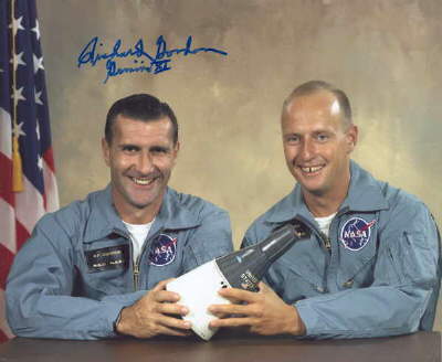 This picture was signed for me by Dick Gordon at Autographica, November 2003.